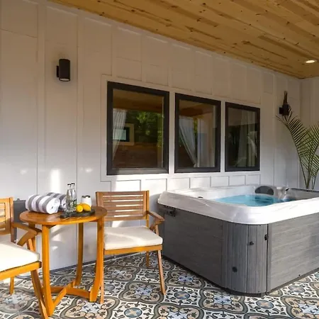 Petit Paradis Studio With Hot Tub Fredericksburg Exterior foto