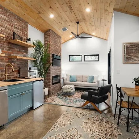 Petit Paradis Studio With Hot Tub Fredericksburg Exterior foto