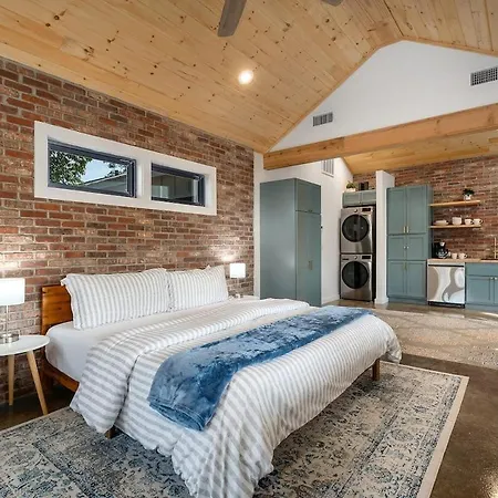 Petit Paradis Studio With Hot Tub Fredericksburg Exterior foto
